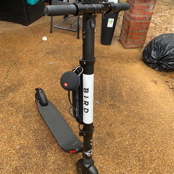 Other - Renewed bird Scooter with Jbl clip3 speaker